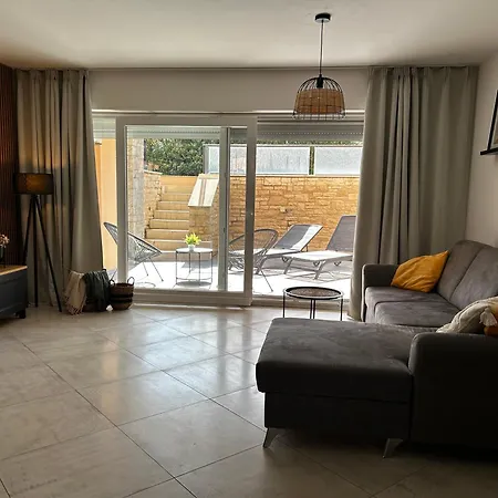 Strandnahes Posesi Mit Pool Nur 200m! * Medulin