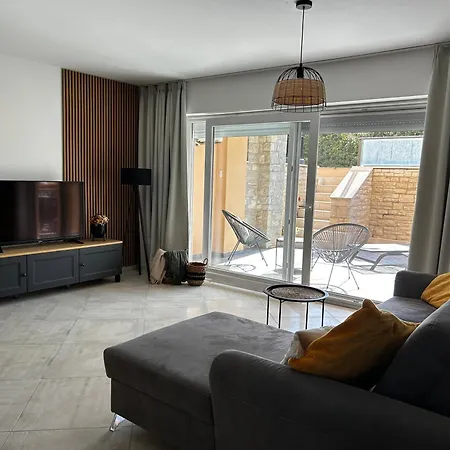 Apartment Posesi Mit Pool Und Strandnah