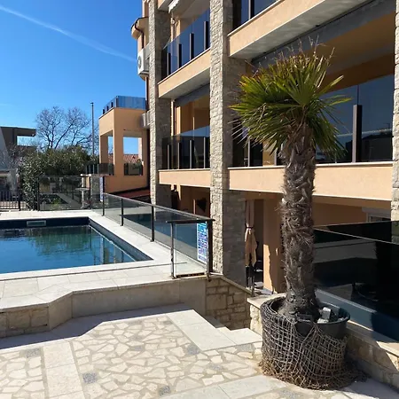 Strandnahes Posesi Mit Pool Nur 200m! Апартаменты *